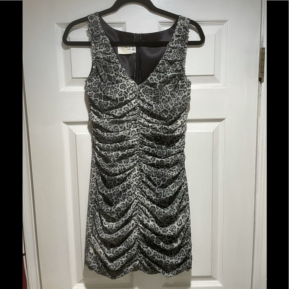 Cache dress - Picture 1 of 2
